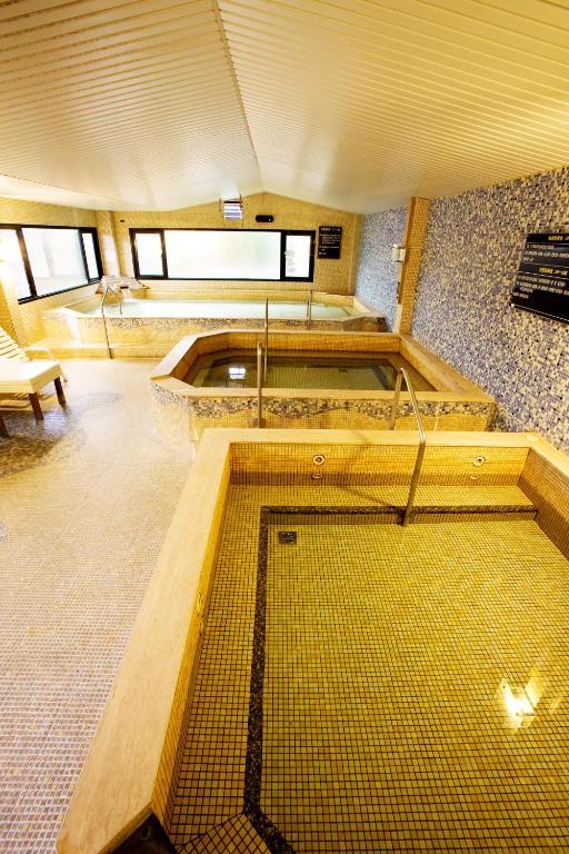 Chat Hot Spring Resort Keelung Bagian luar foto