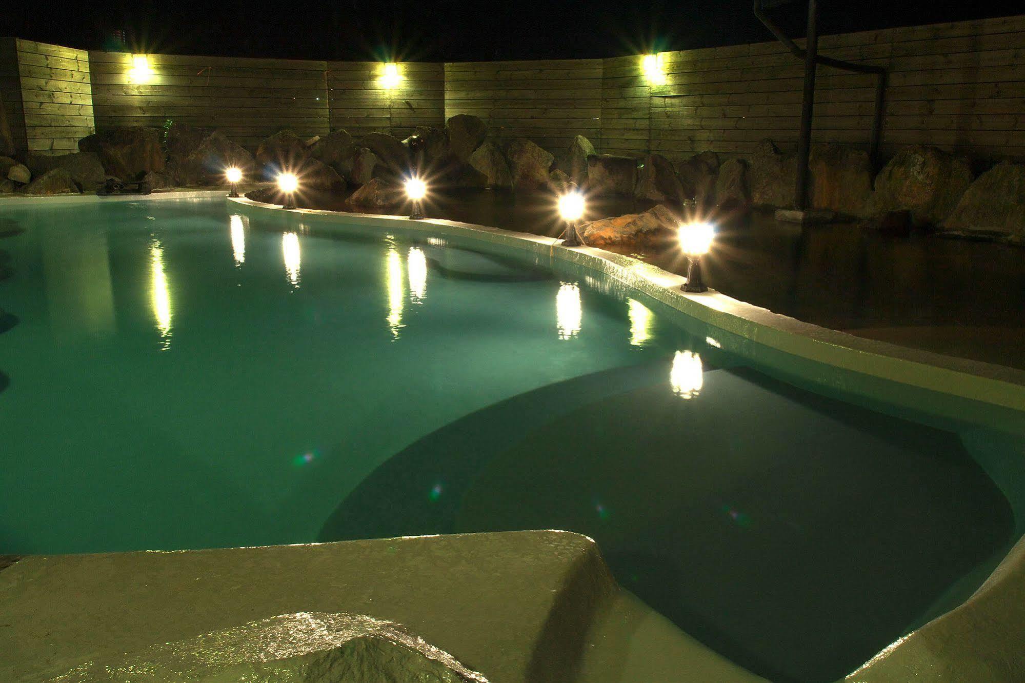 Chat Hot Spring Resort Keelung Bagian luar foto
